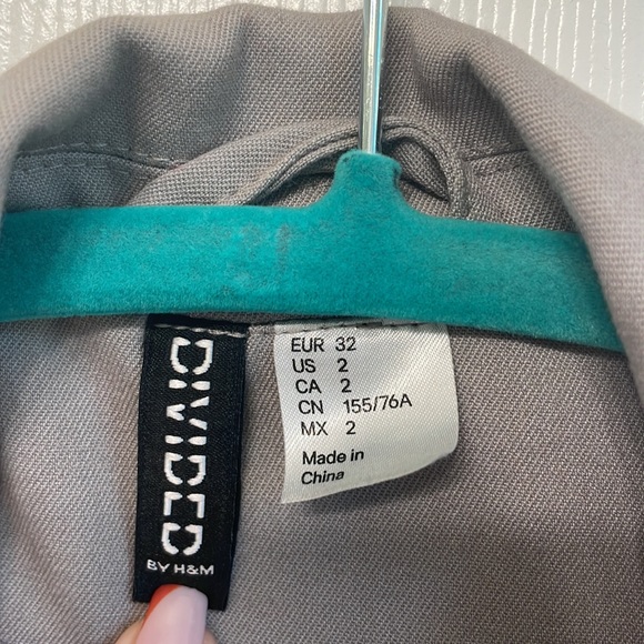 Padded shoulders Grey Blazer | Size 2 - Picture 3 of 8